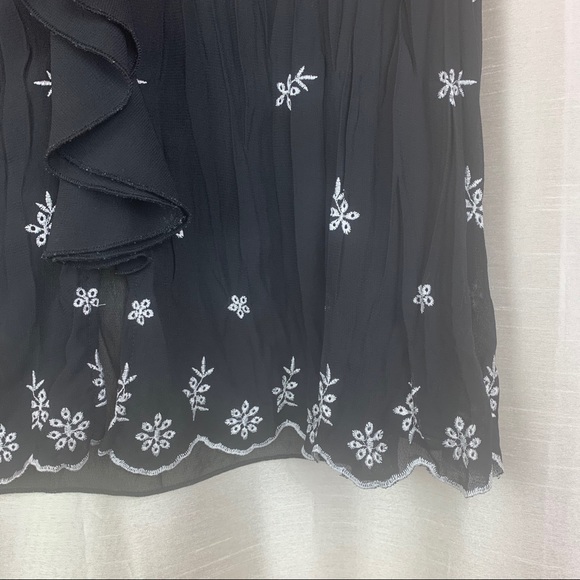 EUC New York City Design Co. Cap Sleeve Blouse - Picture 4 of 7